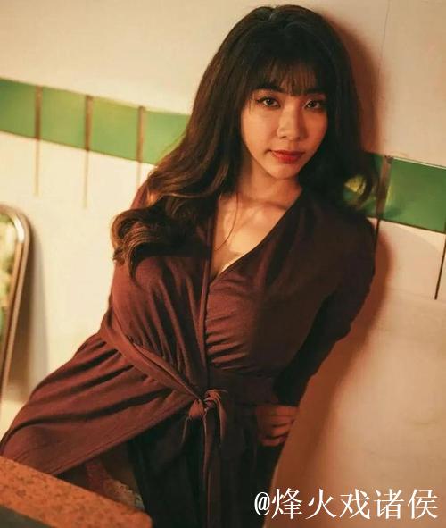 麻豆传媒知名女演员背后的故事